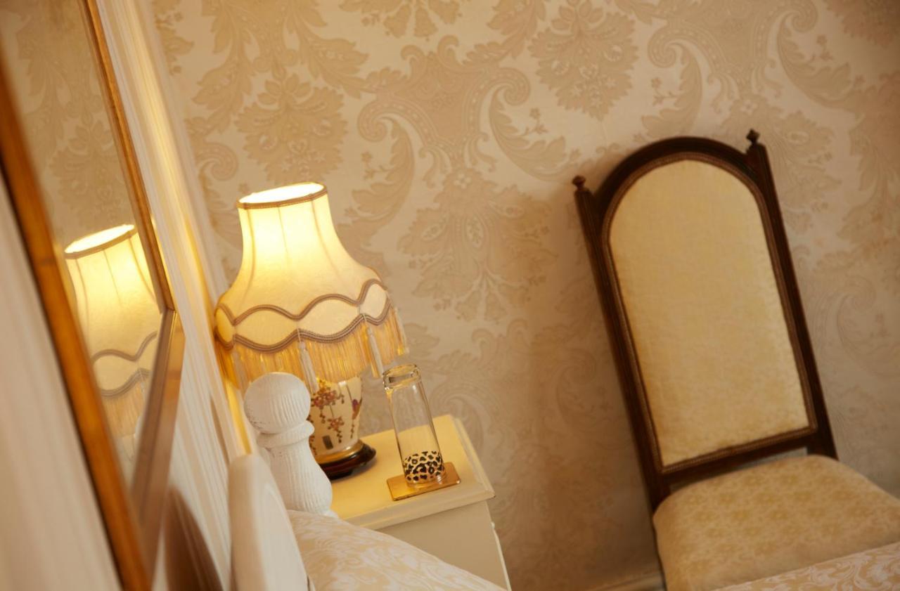Lower Drayton Farm Bed and breakfast 3*